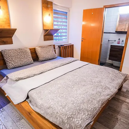 Villa Luxurious 4bdr Retreat With Free Parking *