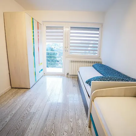Villa Luxurious 4bdr Retreat With Free Parking