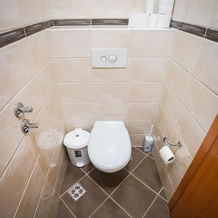 Luxurious 4bdr Retreat With Fireplace * Szarajevó