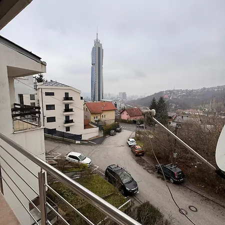 Villa Luxurious 4bdr Retreat With Free Parking