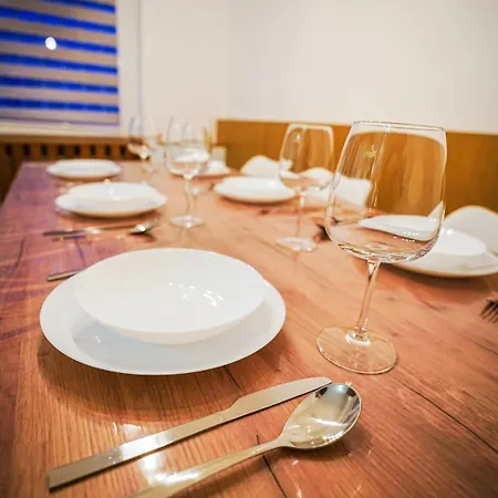 Luxurious 4bdr Retreat With Fireplace * Szarajevó