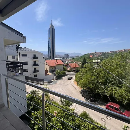 Luxurious 4bdr Retreat With Free Parking Villa *
