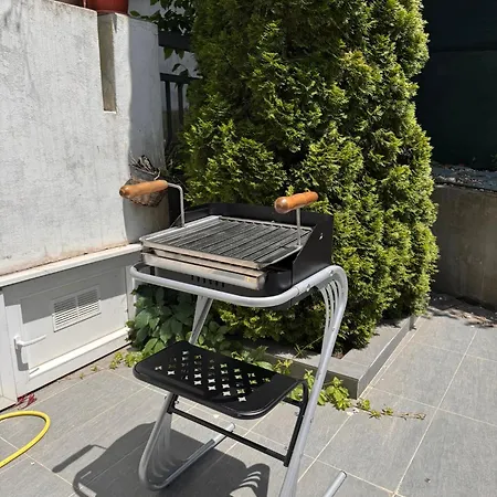 Luxurious 4Bdr Retreat With Free Parking