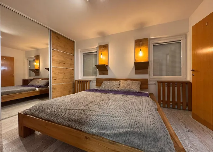 Luxurious 4bdr Retreat With Fireplace * سراييفو