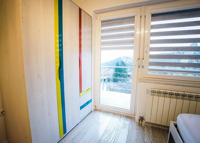 Luxurious 4bdr Retreat With Fireplace سراييفو