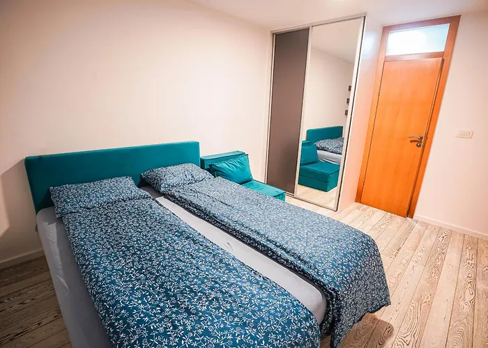 Luxurious 4bdr Retreat With Fireplace سراييفو