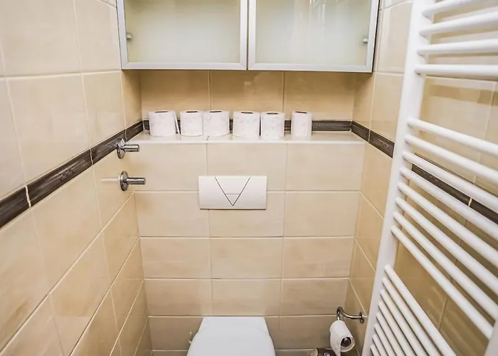 Luxurious 4bdr Retreat With Fireplace فيلة *