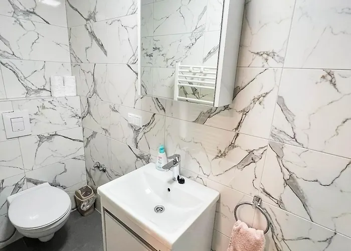 Luxurious 4bdr Retreat With Fireplace فيلة سراييفو