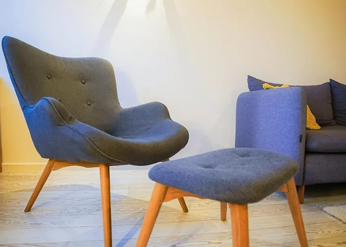 Luxurious 4bdr Retreat With Fireplace Villa *