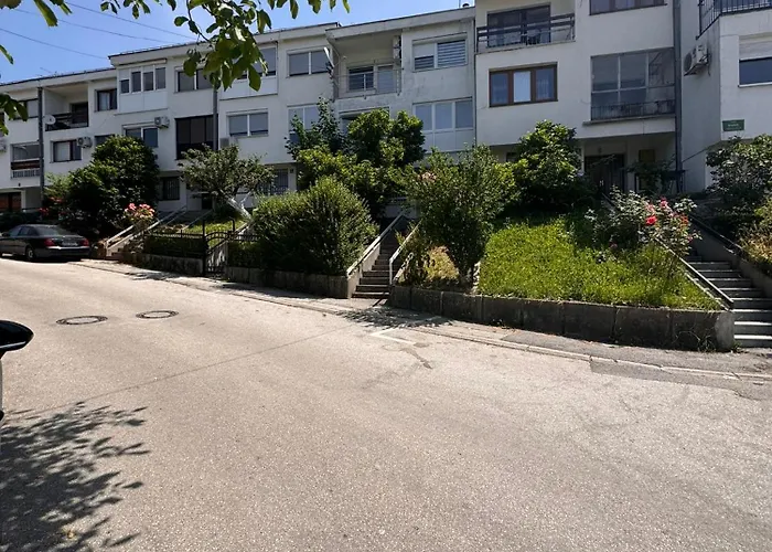 Luxurious 4bdr Retreat With Fireplace فيلة *